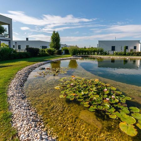 Apartment With Pool, Roof Terrace, Garden Zsira Eksteriør bilde