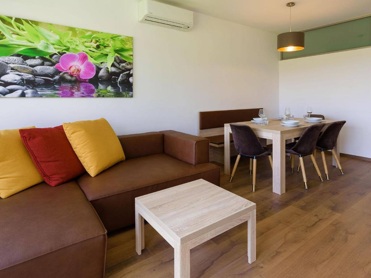 Apartment With Pool, Roof Terrace, Garden Zsira Eksteriør bilde