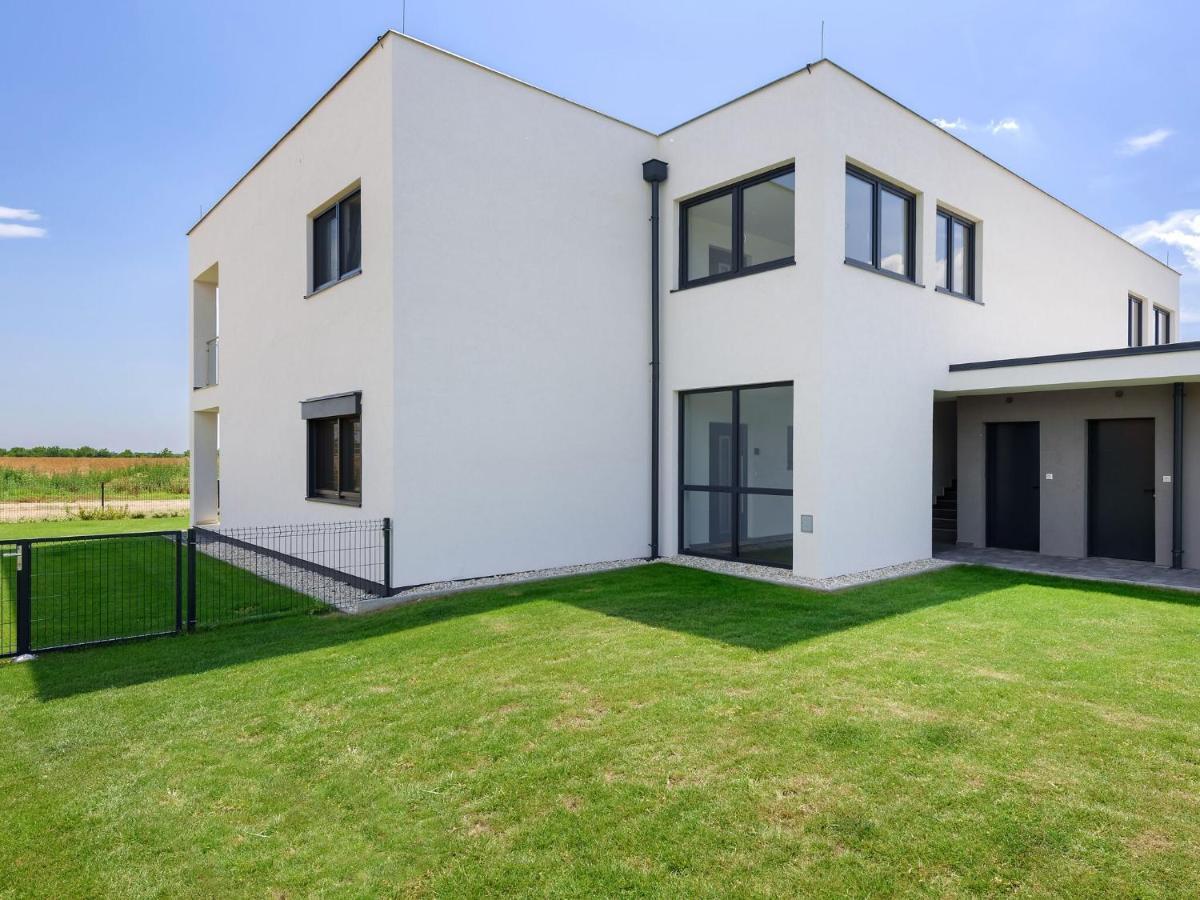 Apartment With Pool, Roof Terrace, Garden Zsira Eksteriør bilde